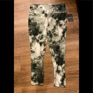 Camo looking leggings   Brand new.